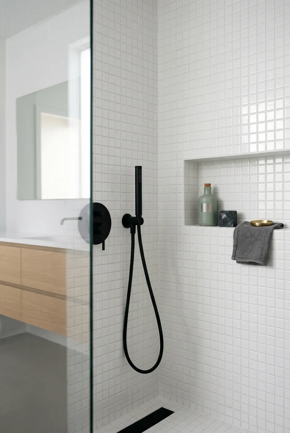 Azulejo 30×30 mosaico de pared para baño en blanco — inspiración de Petit Ceramic