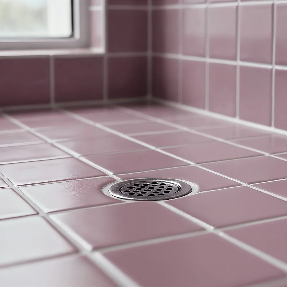 Ambiente alicatado con Azulejo 10x10 Antideslizante C3 Color Rosa Malva