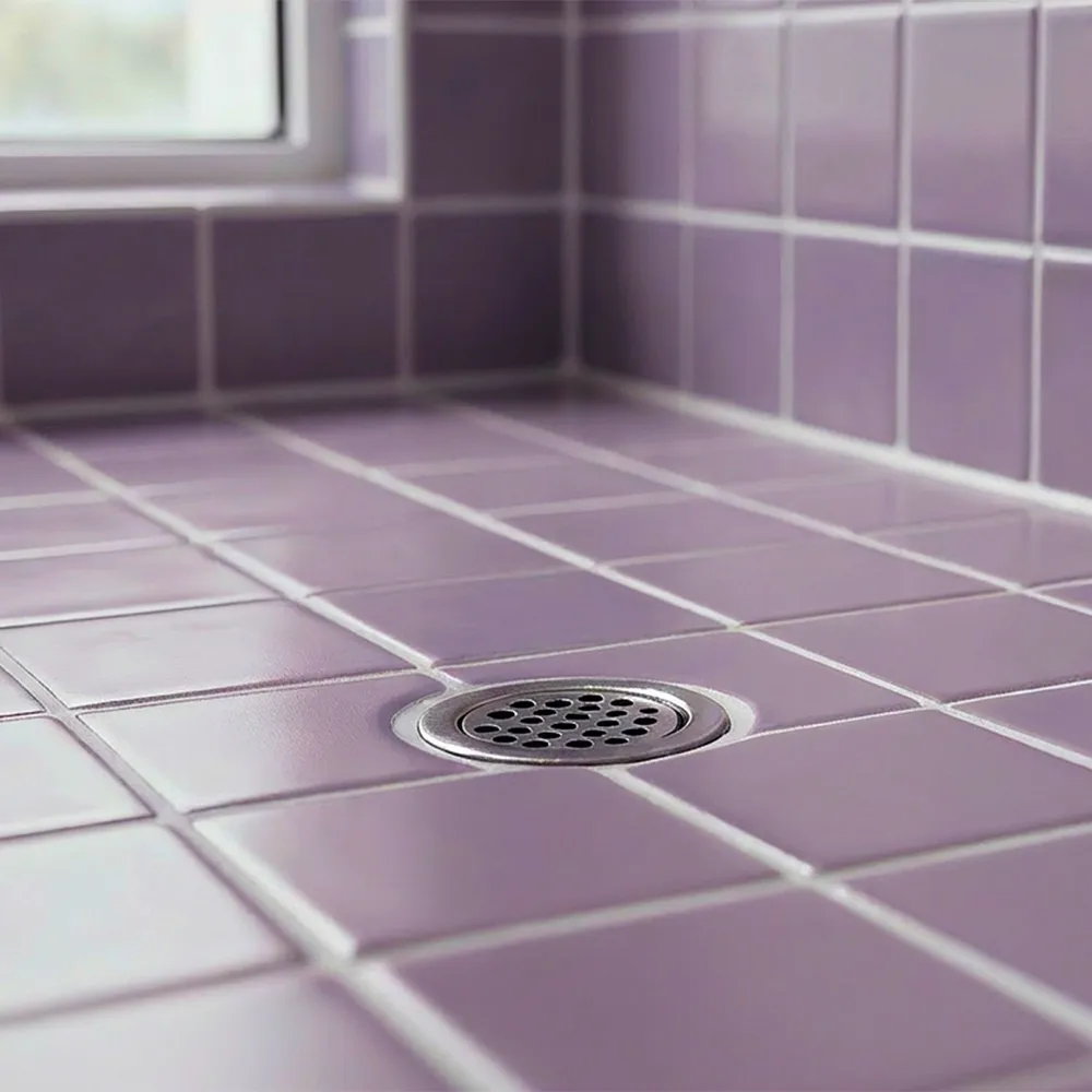 Ambiente alicatado con Azulejo 10x10 Antideslizante C3 Color Violeta