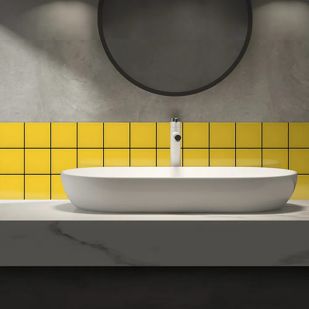 Ambiente alicatado con Azulejo 10x10 Liso Brillo Color Amarillo