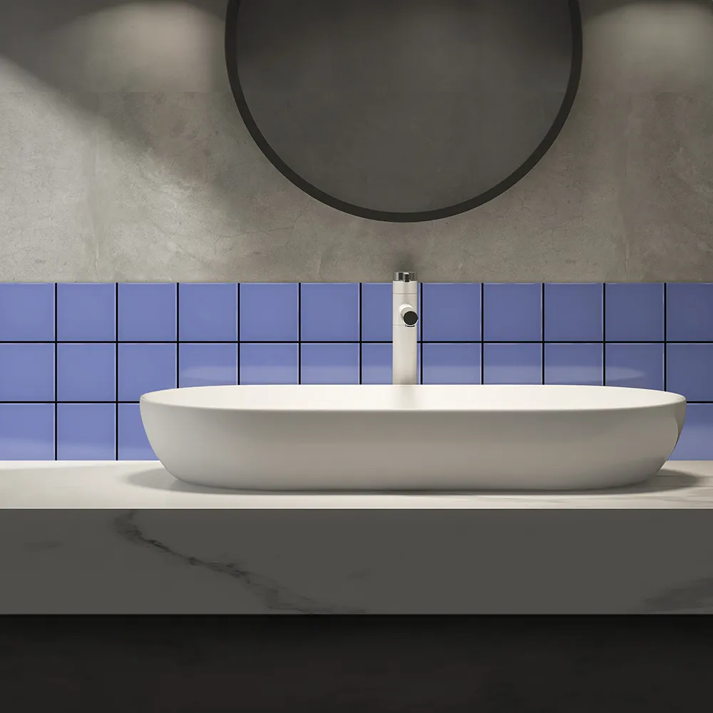 Ambiente alicatado con Azulejo 10x10 Liso Brillo Color Azul Claro