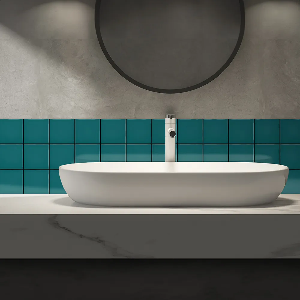 Ambiente alicatado con Azulejo 10x10 Liso Brillo Color Azul Turquesa