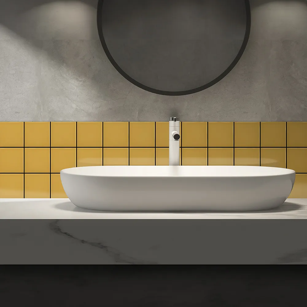 Ambiente alicatado con Azulejo 10x10 Liso Brillo Color Beige