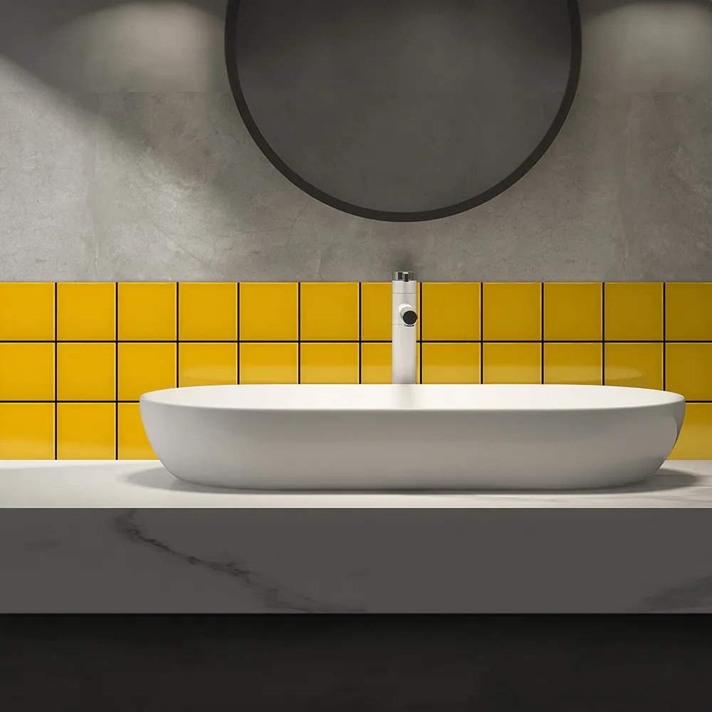 Ambiente alicatado con Azulejo 10x10 Liso Brillo Color Mostaza