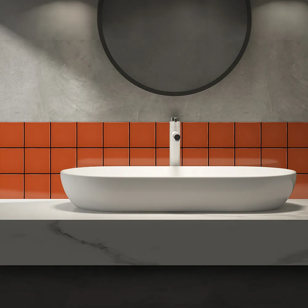 Ambiente alicatado con Azulejo 10x10 Liso Brillo Color Naranja Oscuro