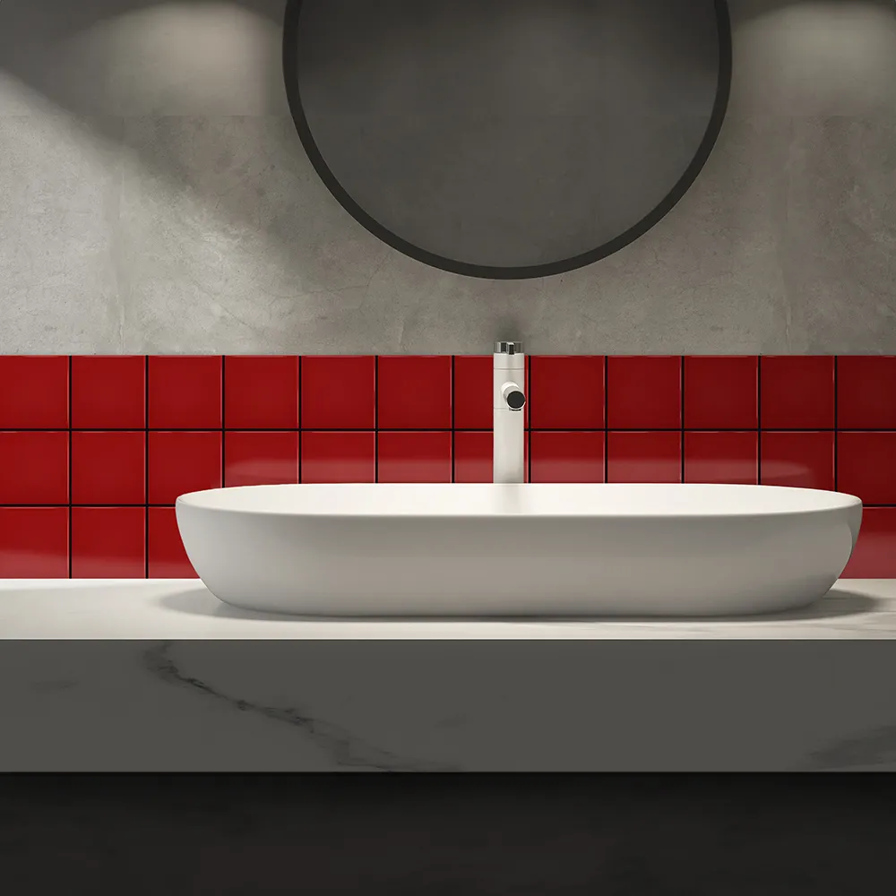 Ambiente alicatado con Azulejo 10x10 Liso Brillo Color Rojo