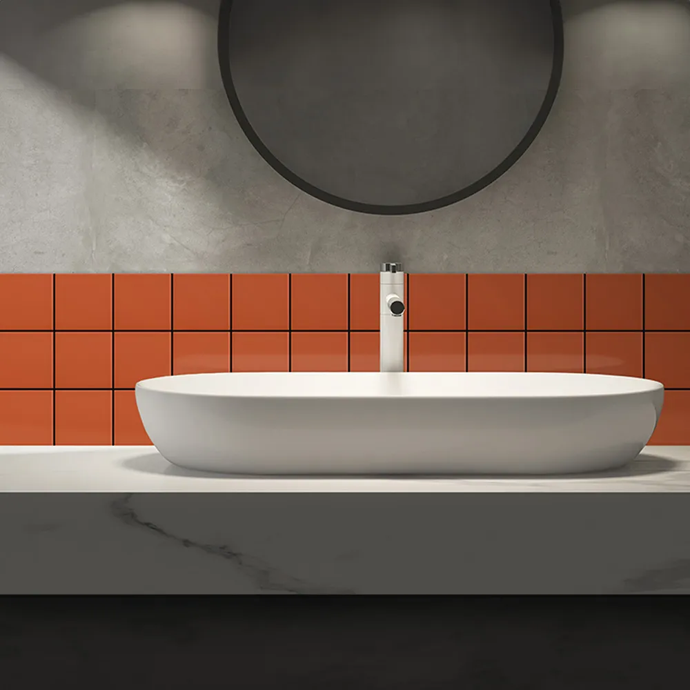 Ambiente alicatado con Azulejo 10x10 Liso Mate Color Naranja Coral