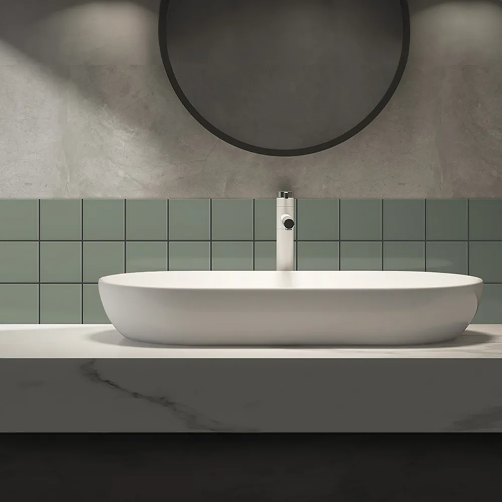 Ambiente alicatado con Azulejo 10x10 Liso Mate Color Verde Caqui