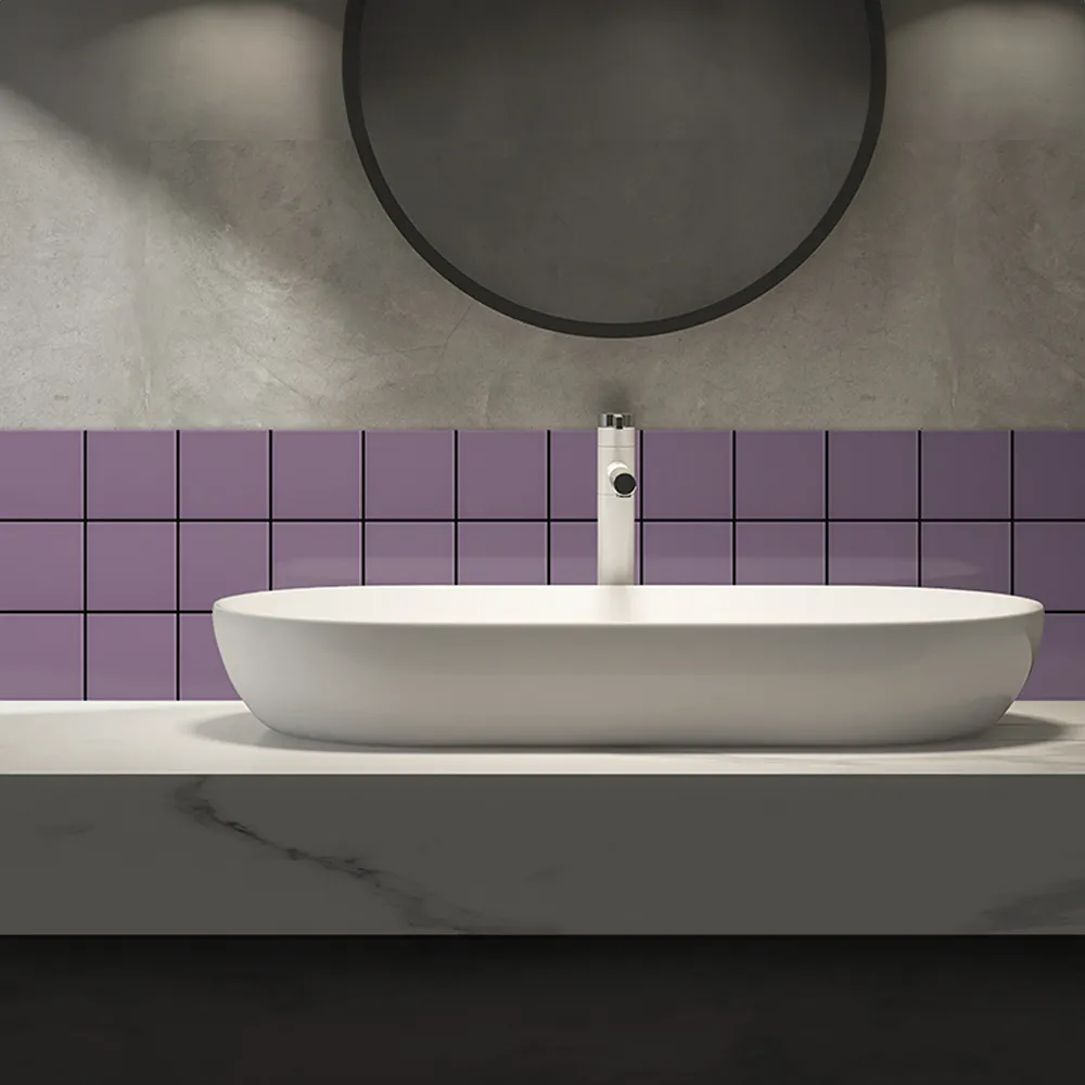 Ambiente alicatado con Azulejo 10x10 Liso Mate Color Violeta