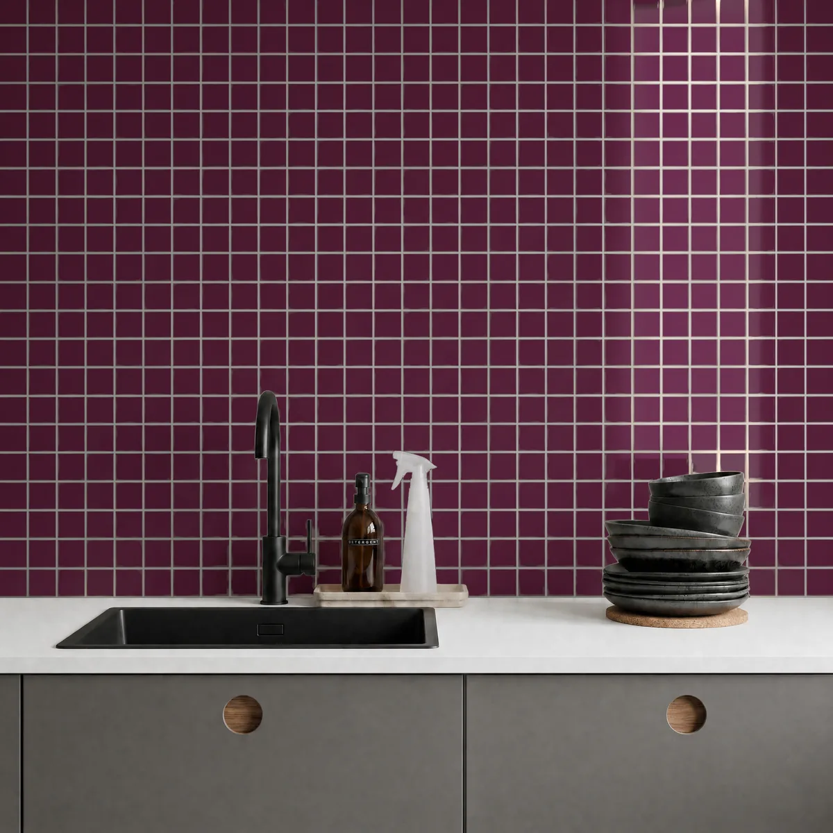 Ambiente alicatado con Azulejo 30x30 Mosaico Brillo Color Berenjena