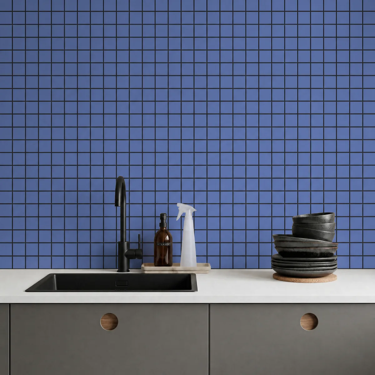 Ambiente alicatado con Azulejo 30x30 Mosaico Mate Color Azul Marino
