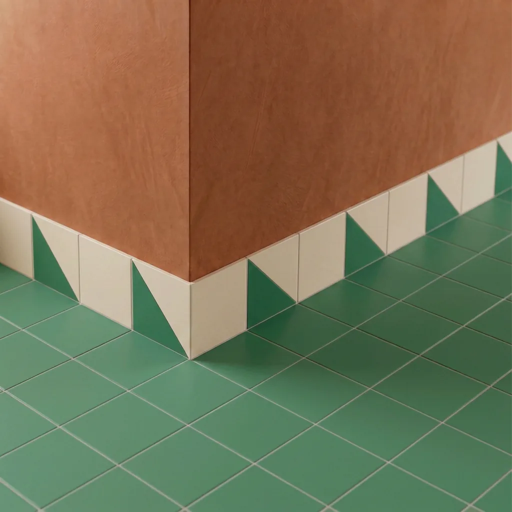 Azulejo Trigone Crema 10x10 Verde Mate colocado como cenefa en un suelo