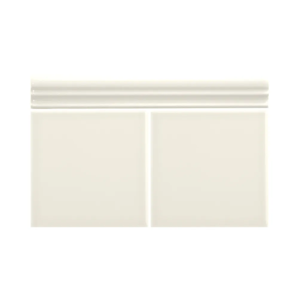 Colocación de Moldura Cerámica 3x20 cm Color Crema Brillo entre azulejos