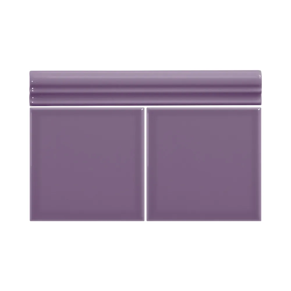 Colocación de Moldura Cerámica 3x20 cm Color Lila Brillo entre azulejos