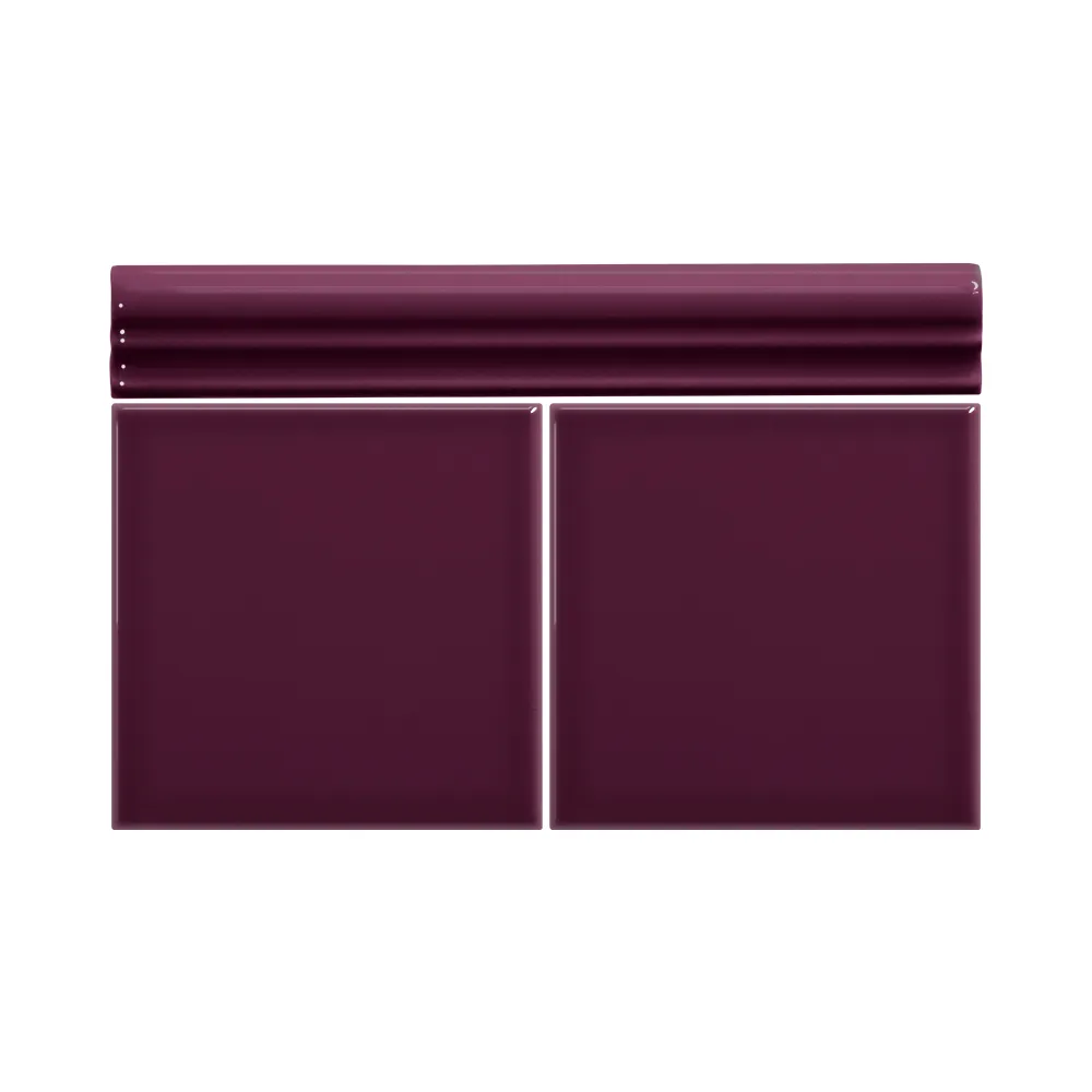 Colocación de Moldura Cerámica 3x20 cm Color Berenjena Brillo entre azulejos