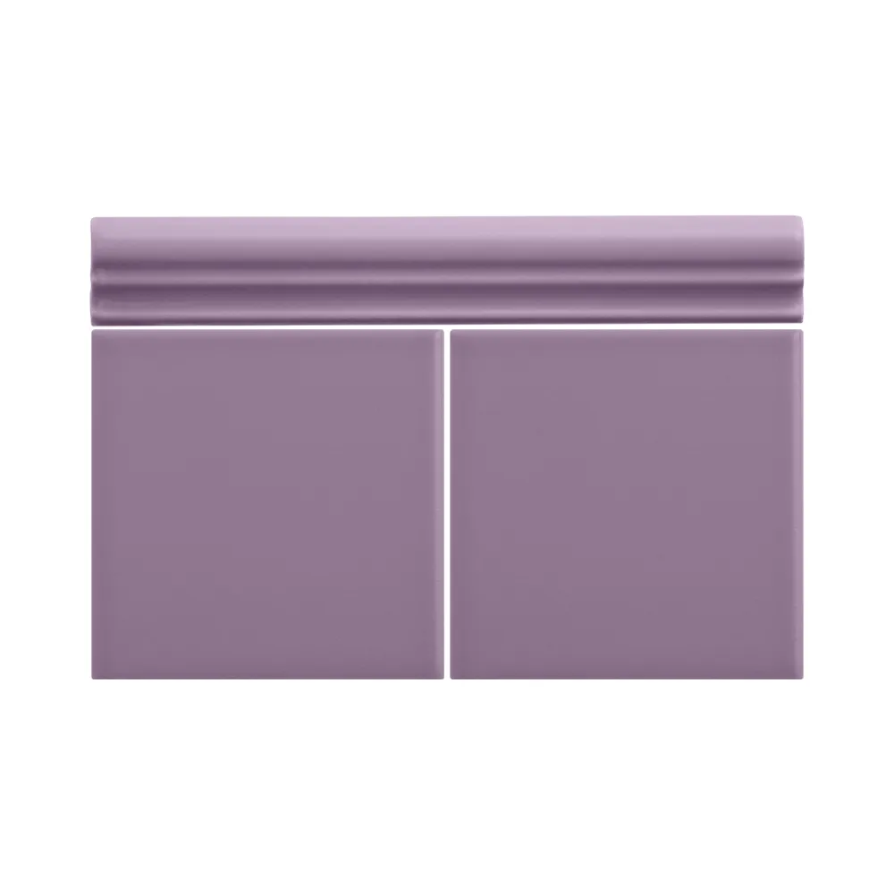 Colocación de Moldura Cerámica 3x20 cm Color Violeta Mate entre azulejos