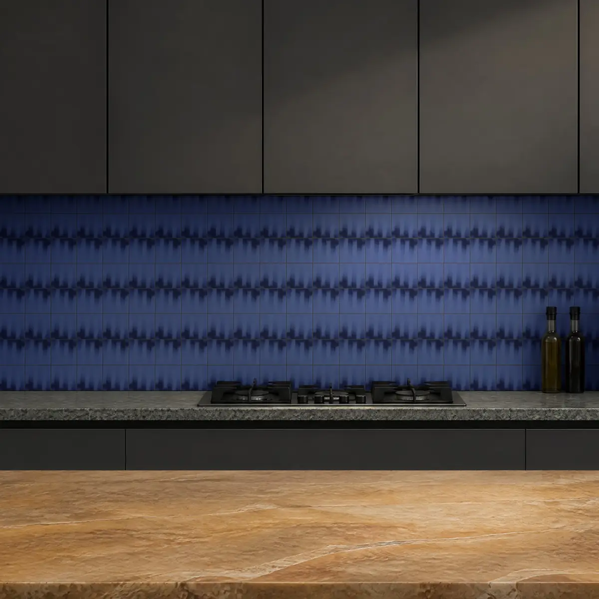 Cocina con Azulejo Fumé 10x10 Azul Marino Mate de frente de encimera