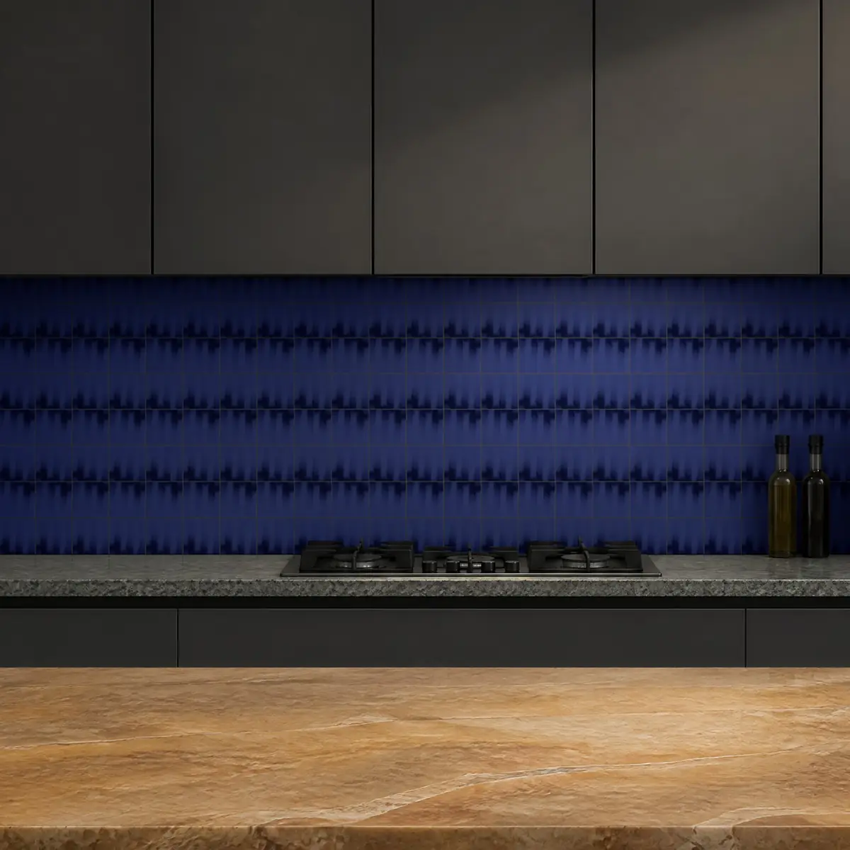 Cocina con Azulejo Fumé 10x10 Azul Oscuro Brillo de frente de encimera