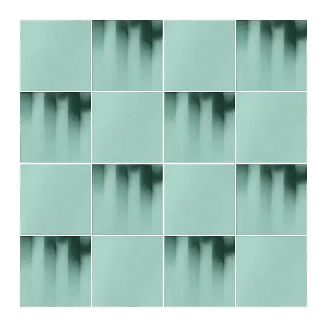 Ejemplo 3 de colocación: Azulejo Fumé 10x10 Verde Agua Brillo alternado en damero con Azulejo 10x10 Liso Brillo Color Verde Agua