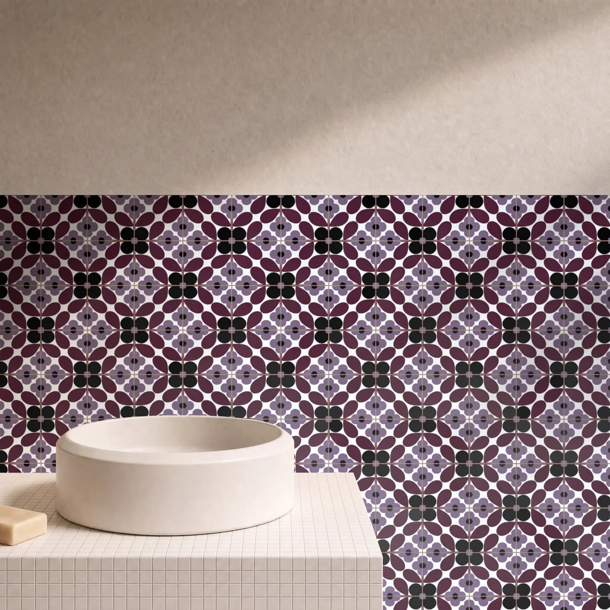 Otro ambiente con Azulejo Sixties Blanco Brillo 10x10 Berenjena