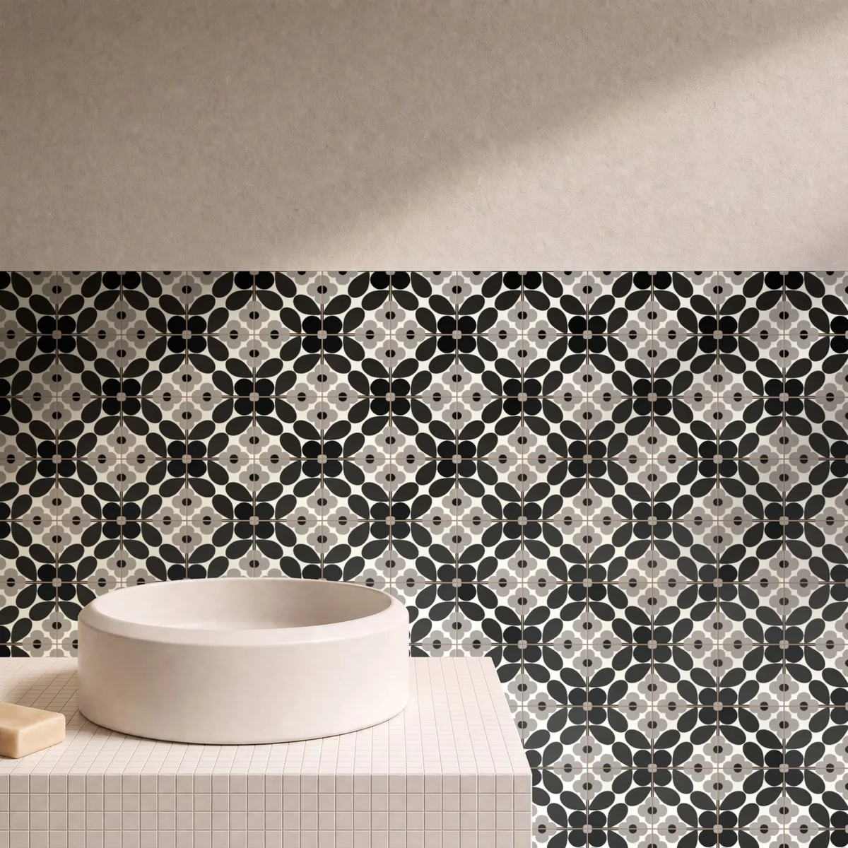 Otro ambiente con Azulejo Sixties Crema Brillo 10x10 Negro
