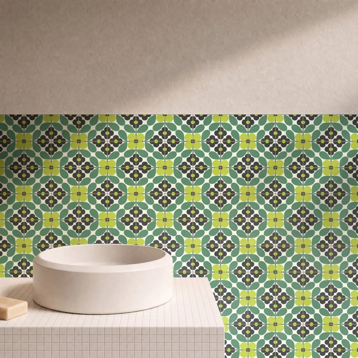 Otro ambiente con Azulejo Sixties Crema Brillo 10x10 Verde Bosque