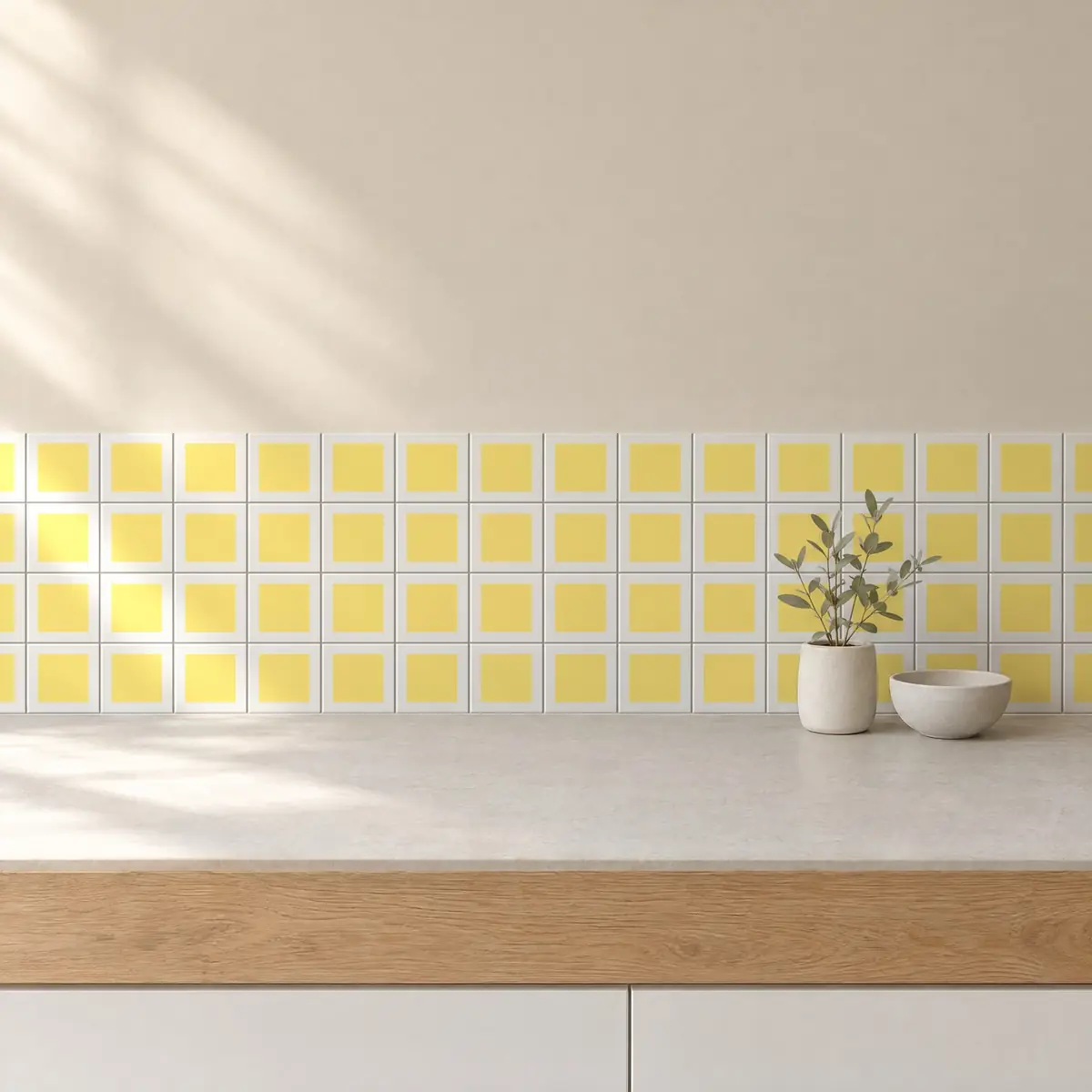 Cocina con Azulejo Square Blanco Brillo 10x10 Amarillo Claro de frente de encimera