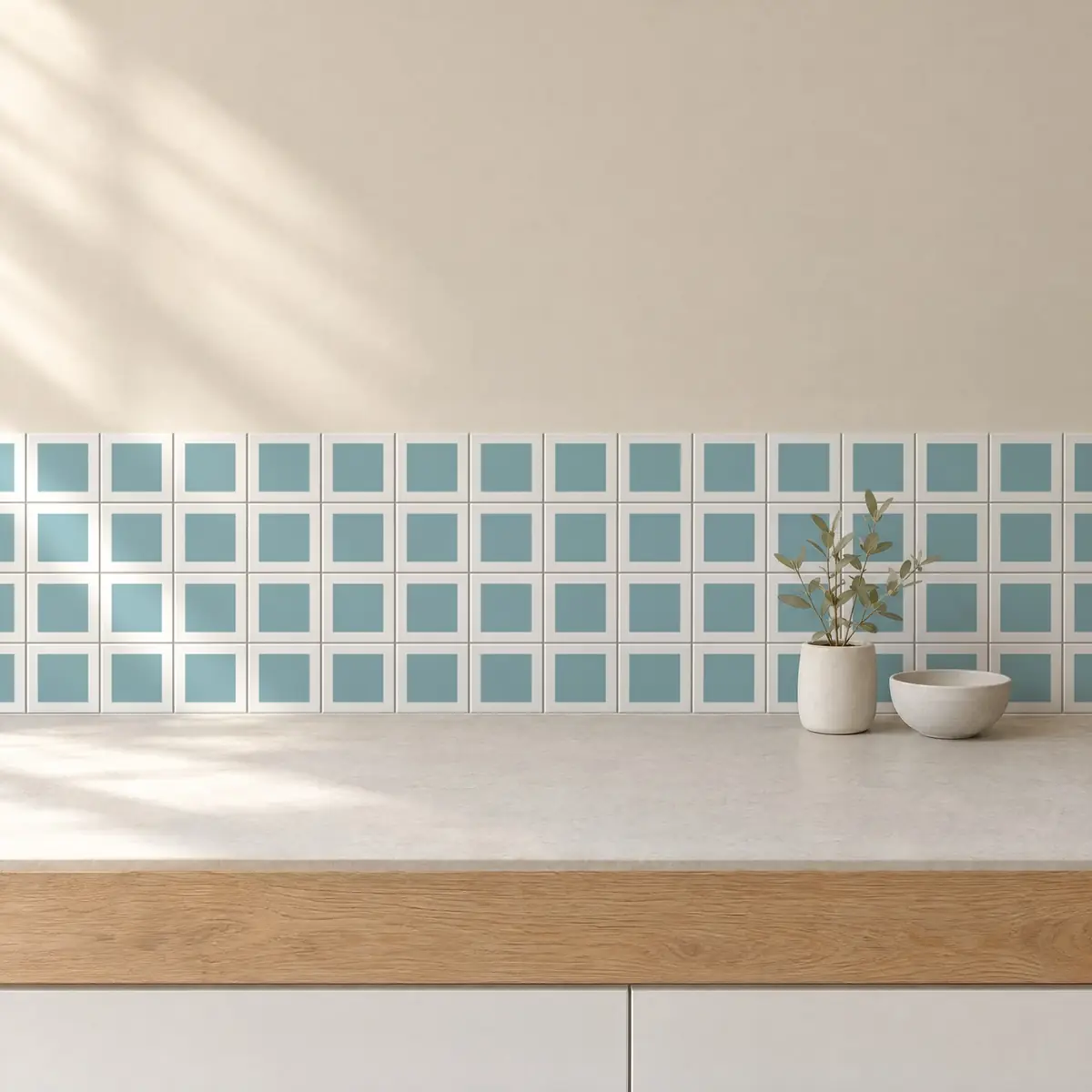 Cocina con Azulejo Square Blanco Brillo 10x10 Azul Bebé de frente de encimera