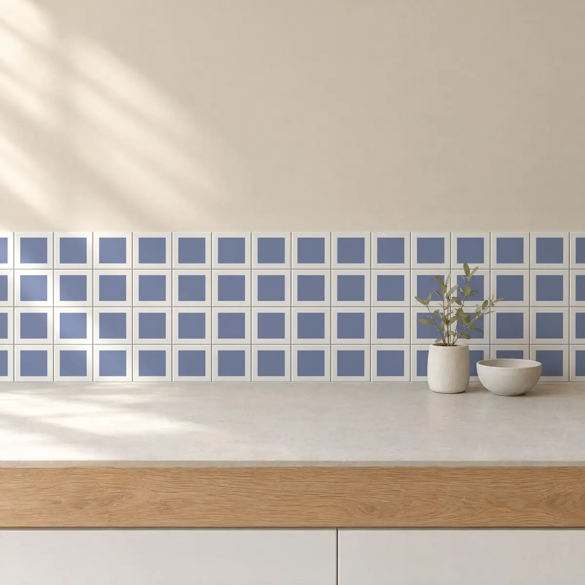 Cocina con Azulejo Square Blanco Brillo 10x10 Azul Cielo de frente de encimera
