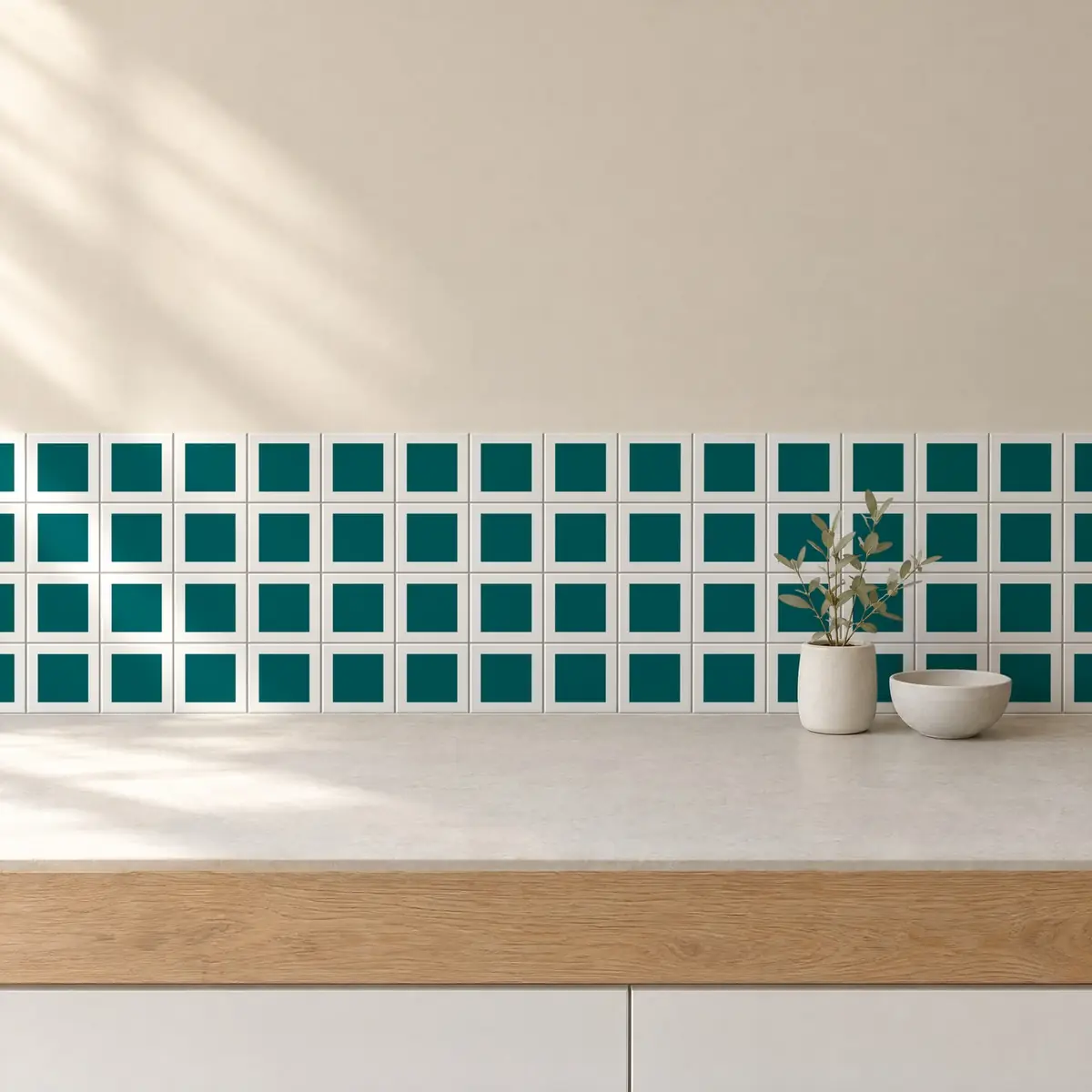 Cocina con Azulejo Square Blanco Brillo 10x10 Azul Turquesa de frente de encimera
