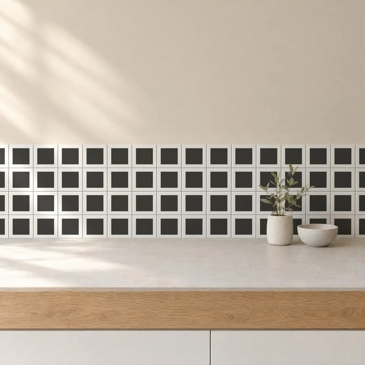 Cocina con Azulejo Square Blanco Brillo 10x10 Gris Grafito de frente de encimera