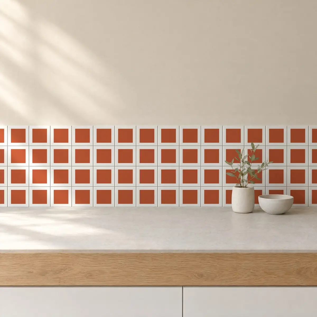 Cocina con Azulejo Square Blanco Brillo 10x10 Naranja Coral de frente de encimera