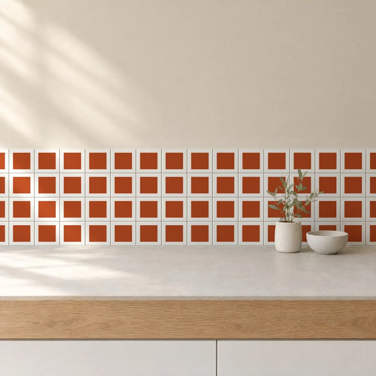 Cocina con Azulejo Square Blanco Brillo 10x10 Naranja Oscuro de frente de encimera