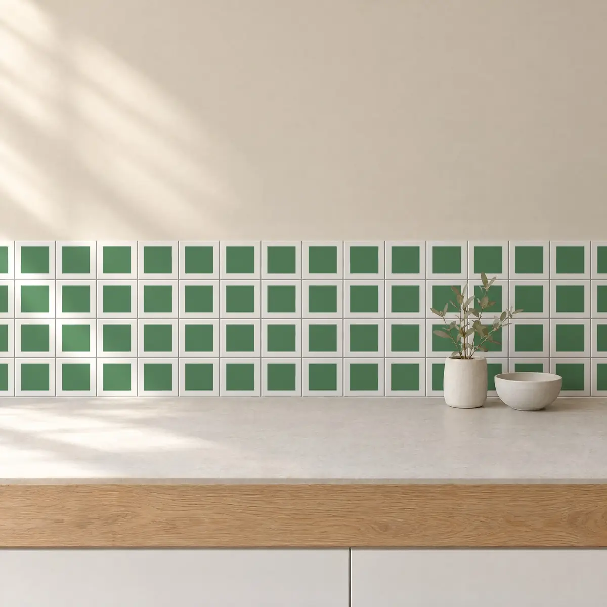 Cocina con Azulejo Square Blanco Brillo 10x10 Verde Eucalipto de frente de encimera
