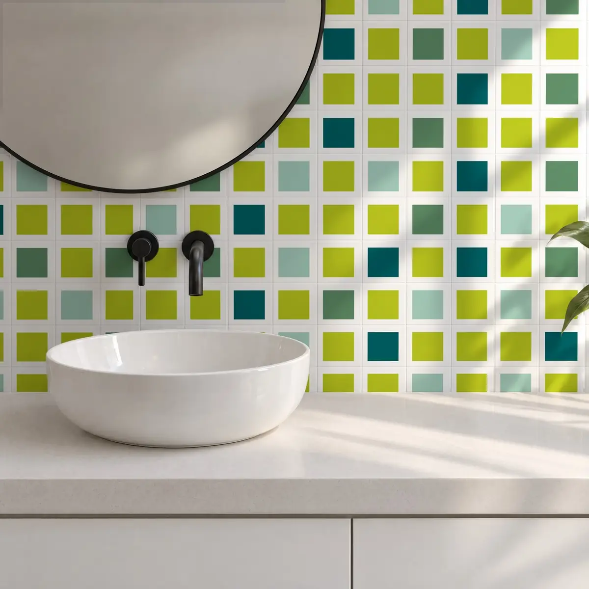 Baño alicatado con Azulejo Square Blanco Brillo 10x10 Verde Musgo combinado con otros colores