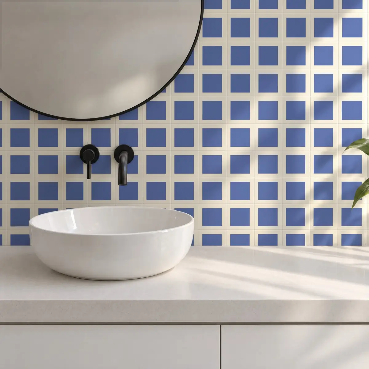 Baño alicatado con Azulejo Square Crema Brillo 10x10 Azul Marino