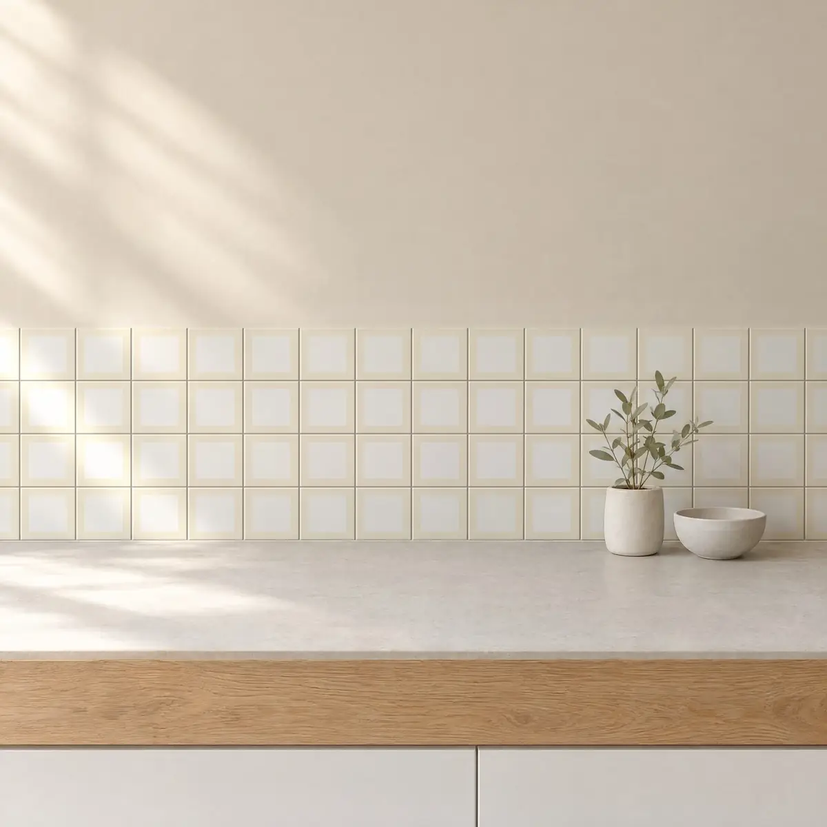 Cocina con Azulejo Square Crema Brillo 10x10 Blanco de frente de encimera