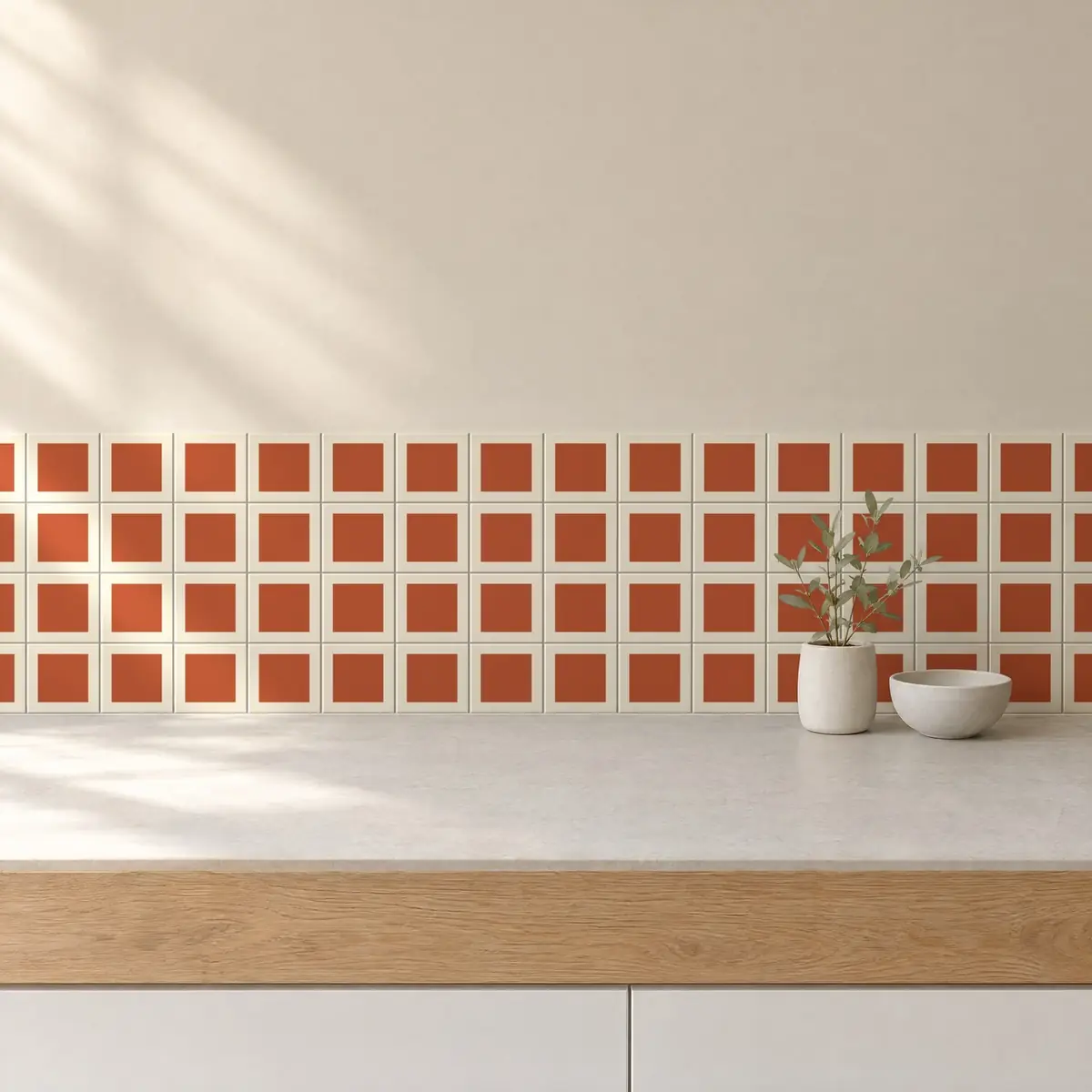 Cocina con Azulejo Square Crema Brillo 10x10 Naranja Coral de frente de encimera