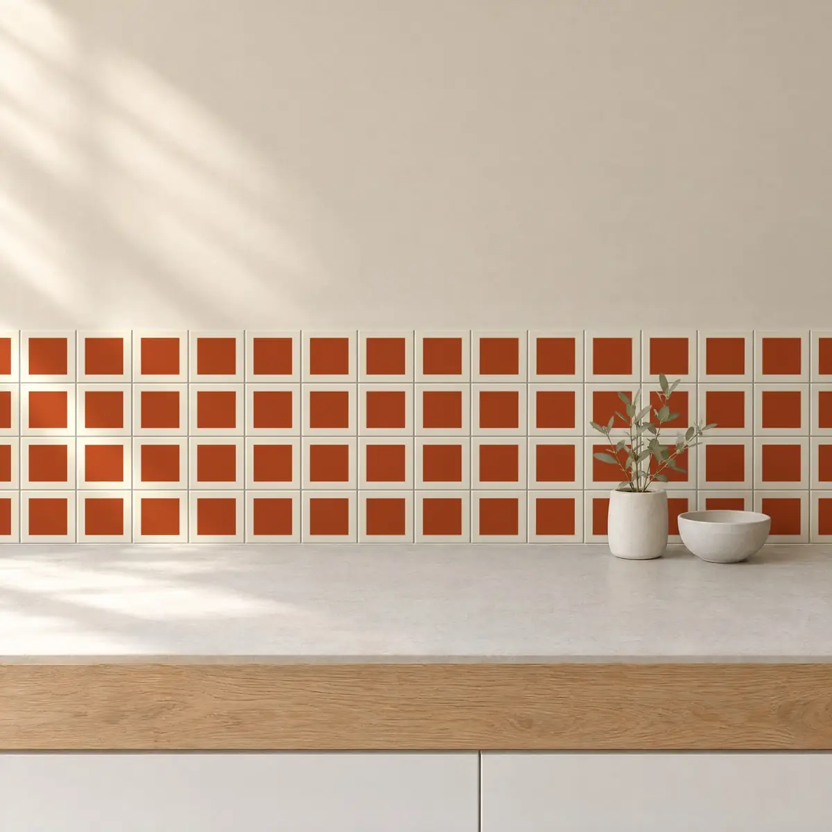 Cocina con Azulejo Square Crema Brillo 10x10 Naranja Oscuro de frente de encimera