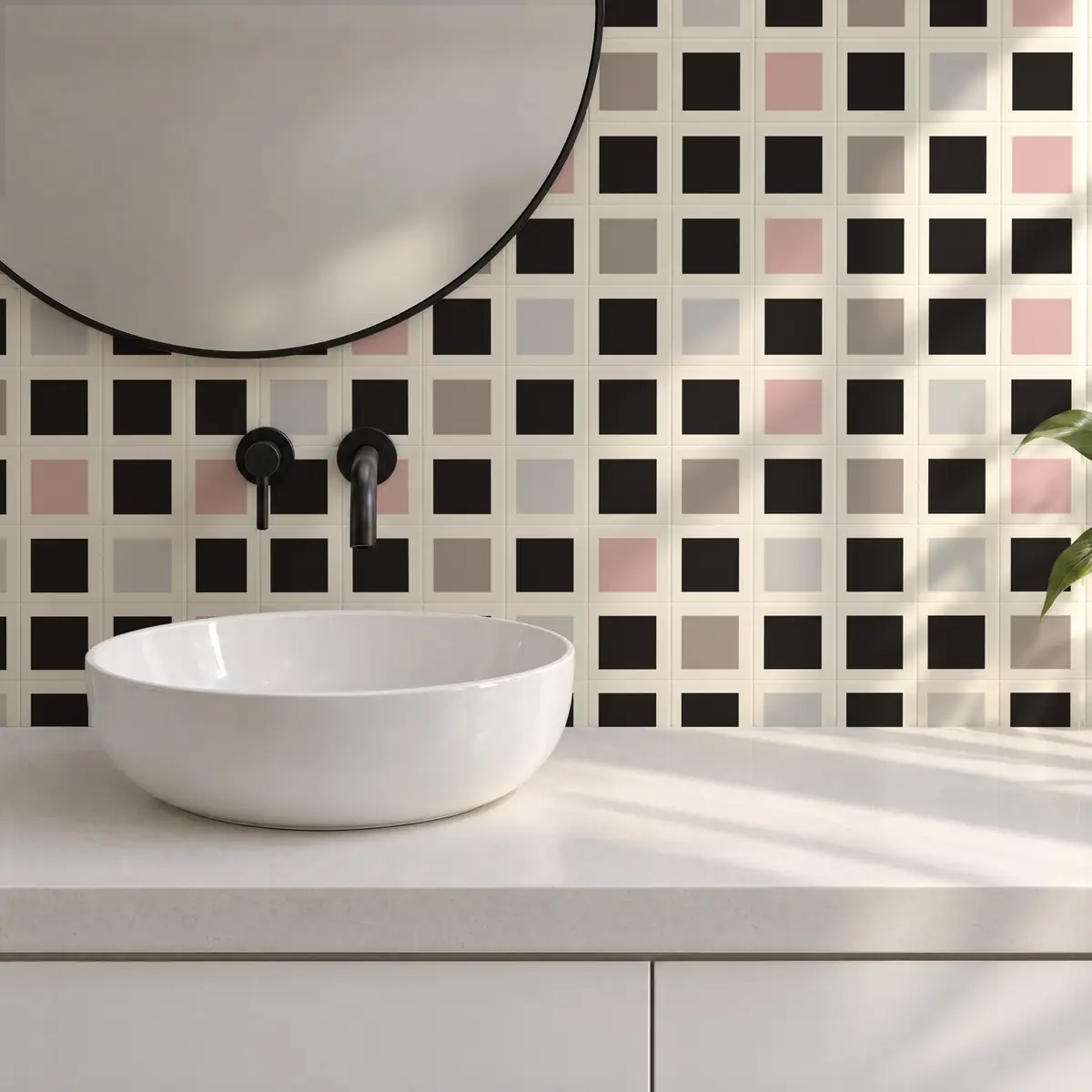 Baño alicatado con Azulejo Square Crema Brillo 10x10 Negro Carbón combinado con otros colores