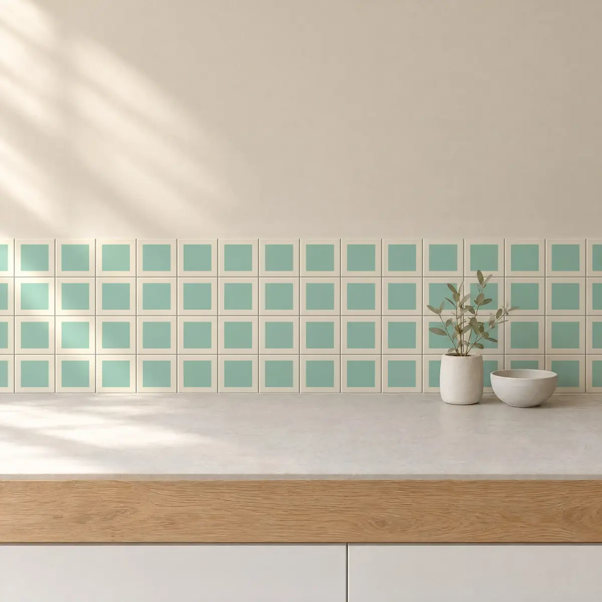 Cocina con Azulejo Square Crema Brillo 10x10 Verde Agua de frente de encimera