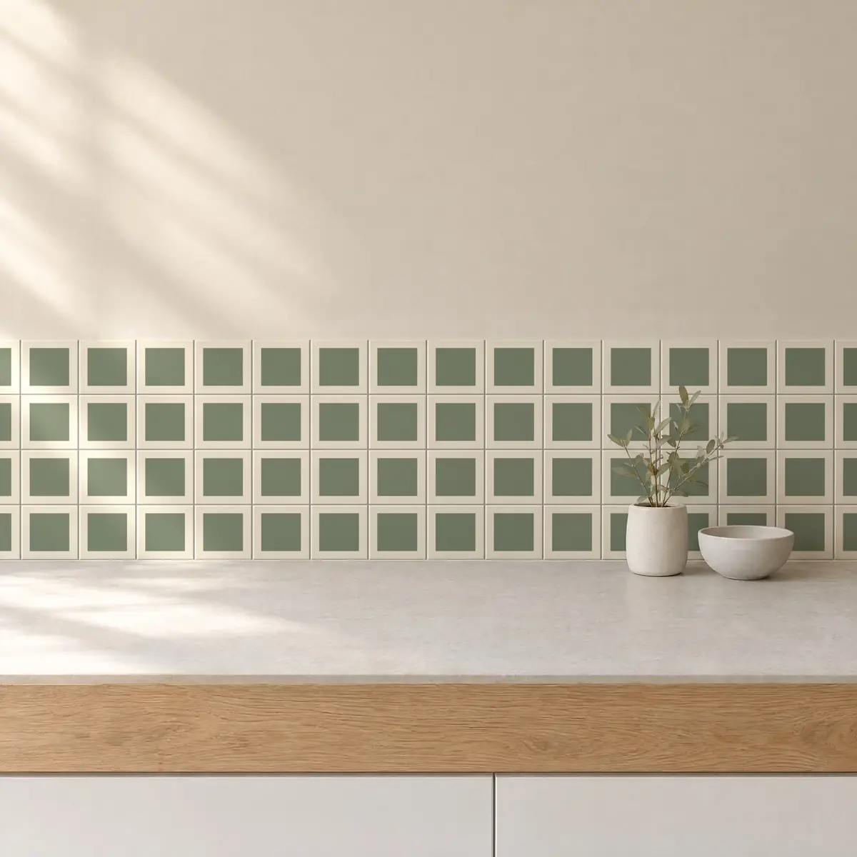 Cocina con Azulejo Square Crema Brillo 10x10 Verde Caqui de frente de encimera