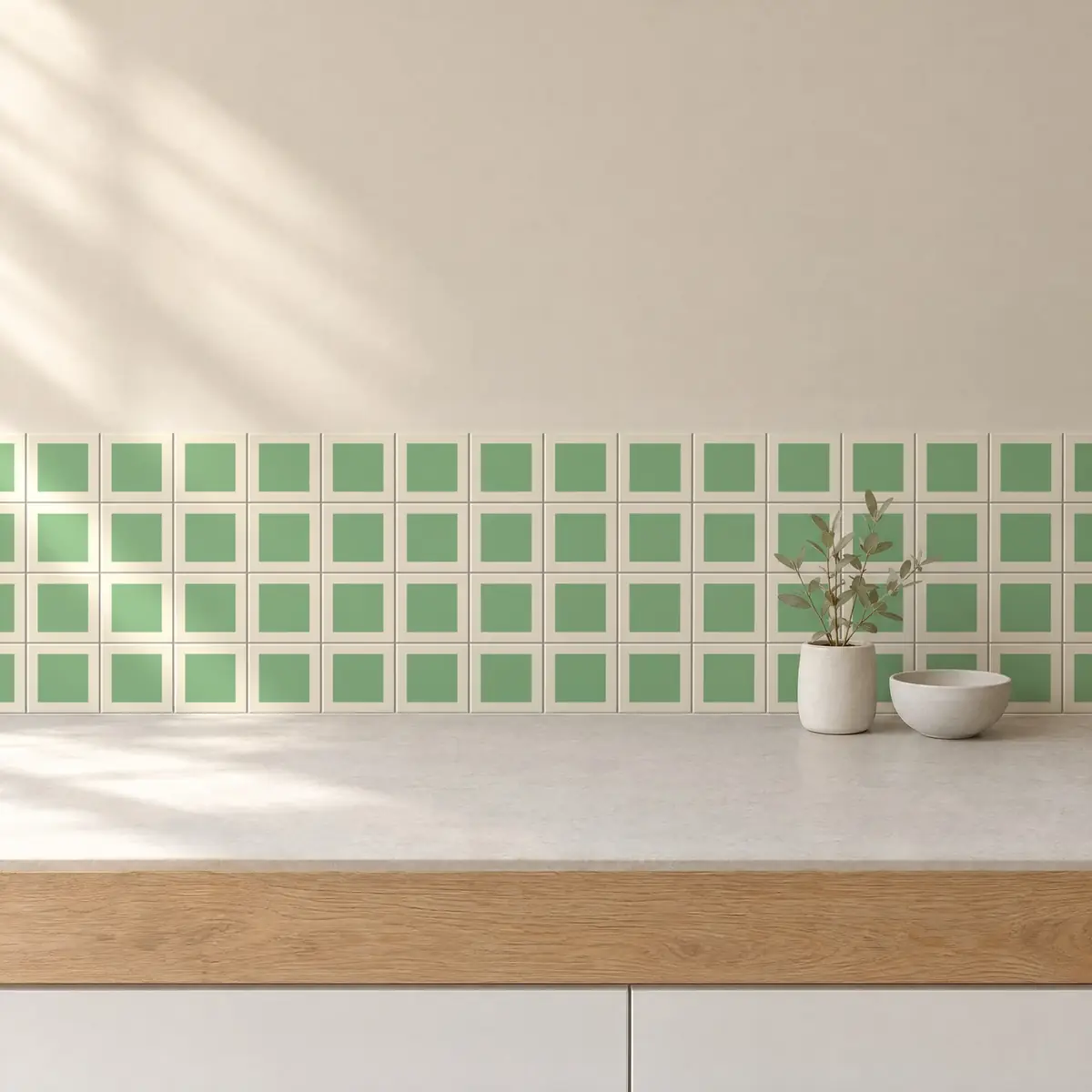 Cocina con Azulejo Square Crema Mate 10x10 Verde Claro de frente de encimera
