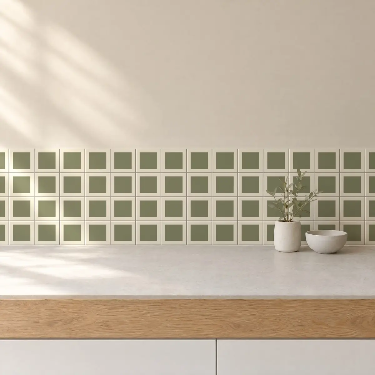 Cocina con Azulejo Square Crema Mate 10x10 Verde Oliva de frente de encimera