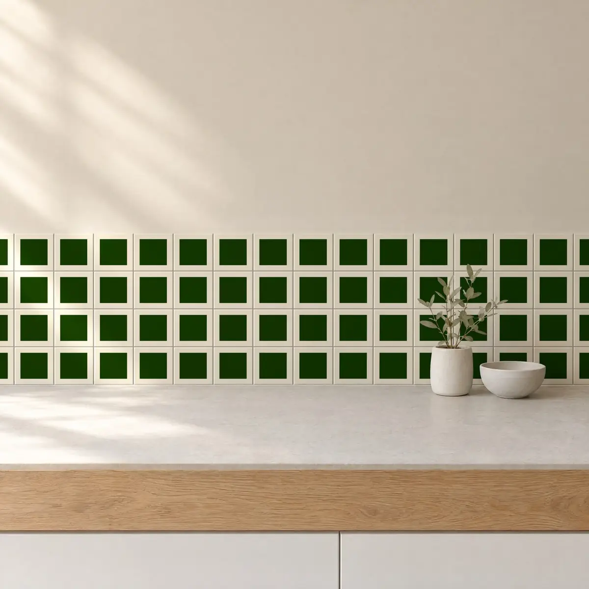 Cocina con Azulejo Square Crema Brillo 10x10 Verde Victoriano de frente de encimera